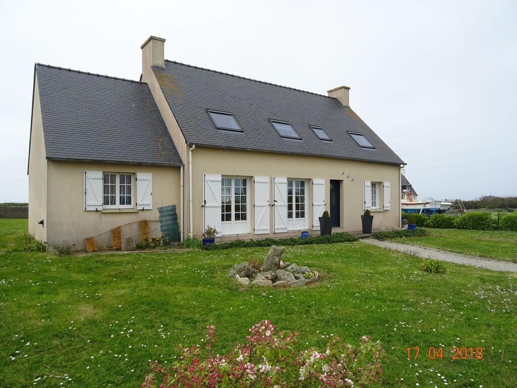 location dominique callac molène